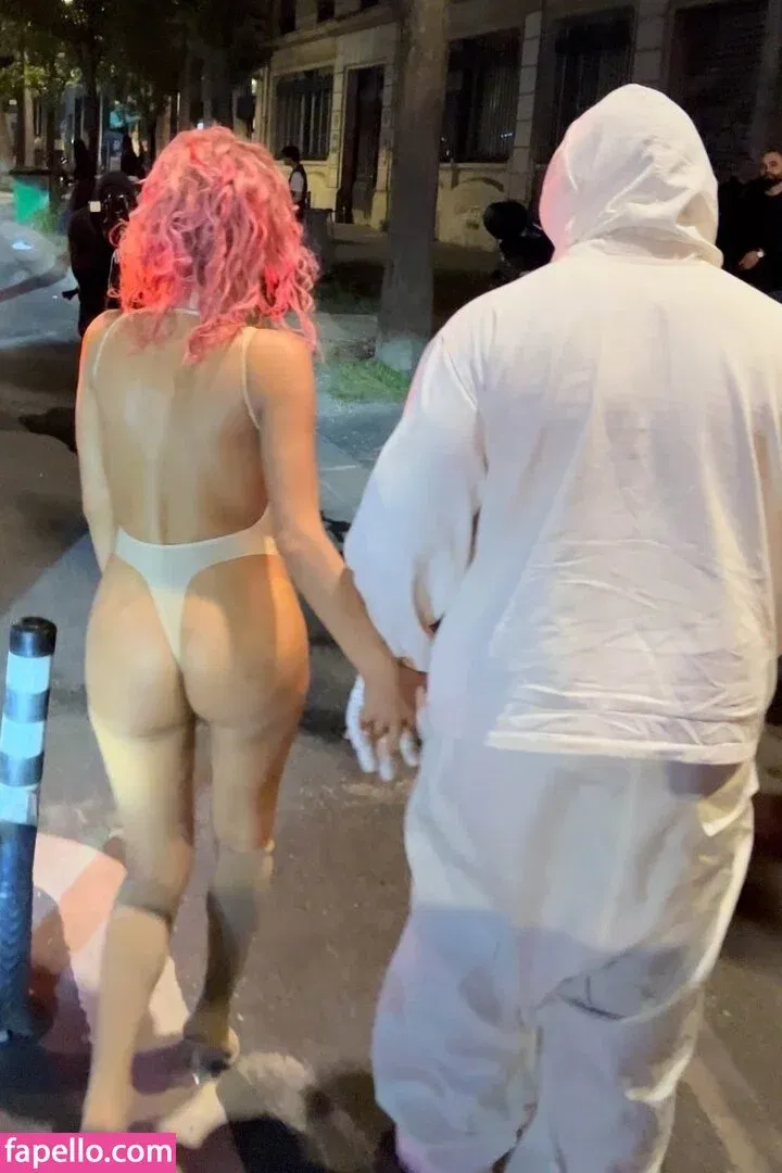 Bianca Censori Onlyfans Photo Gallery 