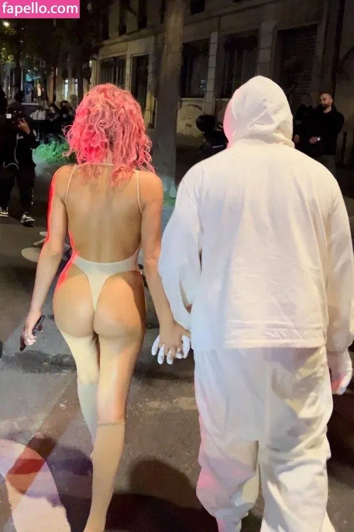 Bianca Censori Onlyfans Photo Gallery 