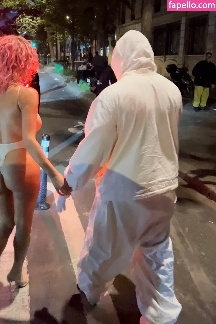 Bianca Censori Onlyfans Photo Gallery 