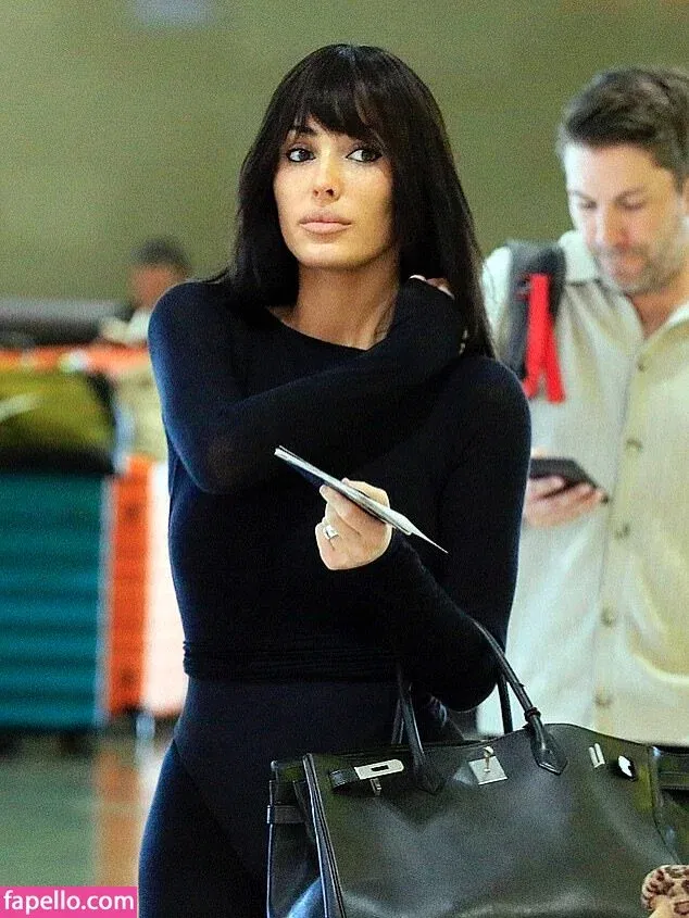 Bianca Censori Onlyfans Photo Gallery 