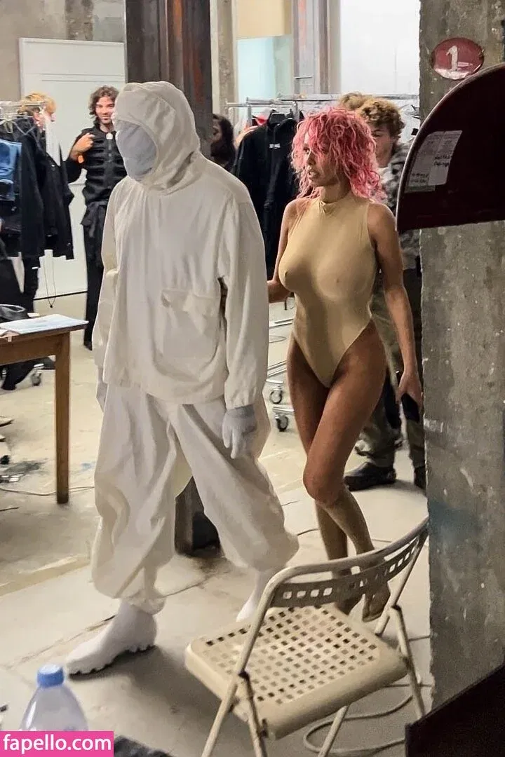 Bianca Censori Onlyfans Photo Gallery 