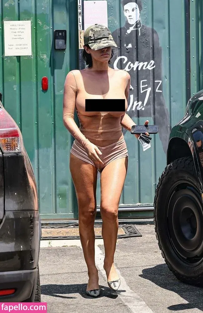 Bianca Censori Onlyfans Photo Gallery 