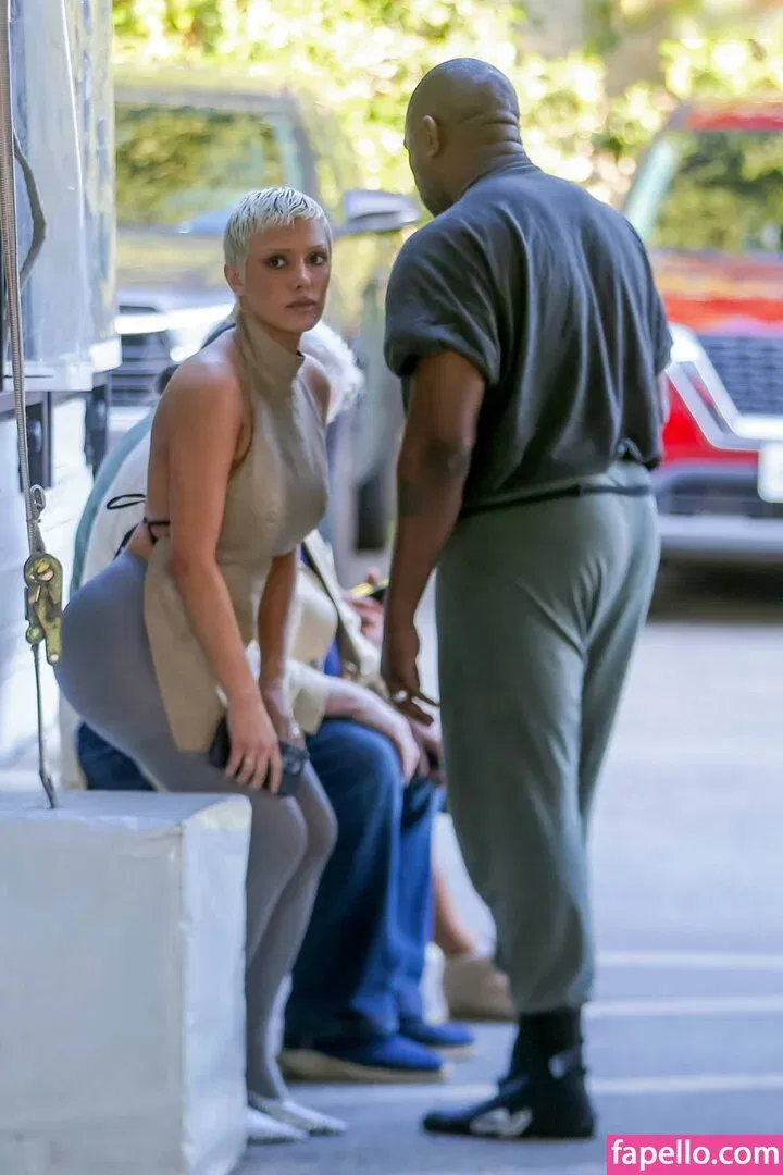 Bianca Censori Onlyfans Photo Gallery 