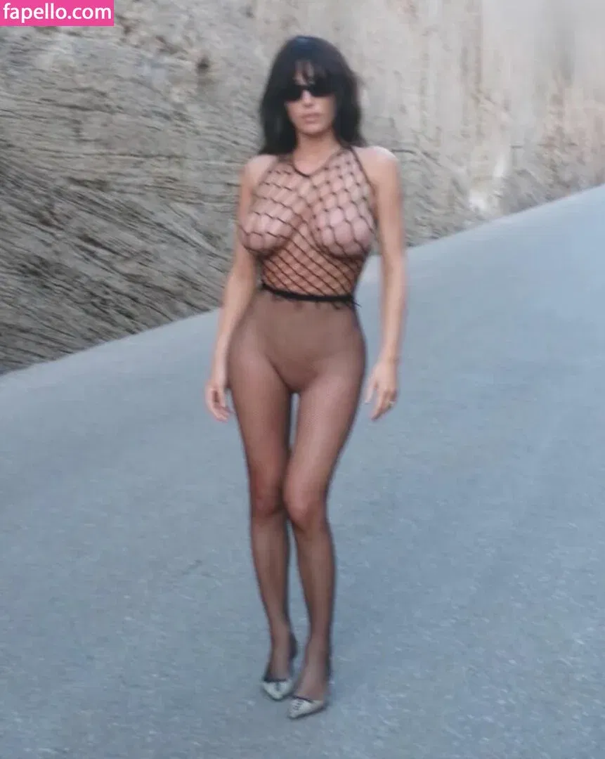 Bianca Censori Onlyfans Photo Gallery 