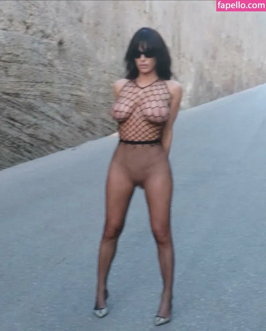 Bianca Censori Onlyfans Photo Gallery 