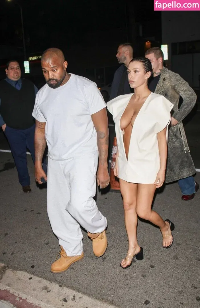 Bianca Censori Onlyfans Photo Gallery 