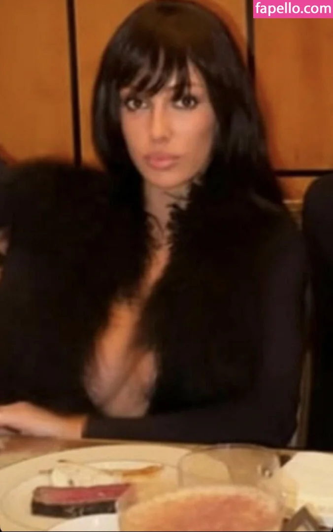 Bianca Censori Onlyfans Photo Gallery 