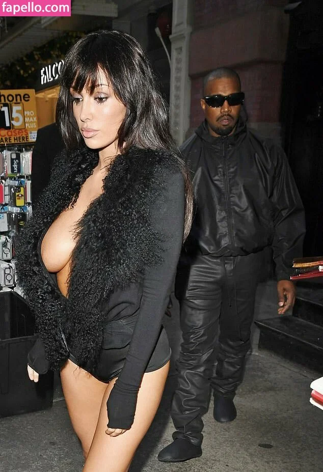 Bianca Censori Onlyfans Photo Gallery 