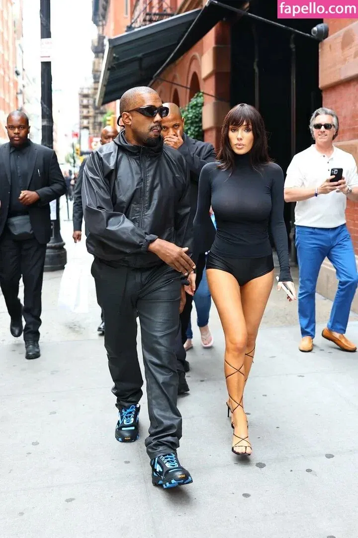 Bianca Censori Onlyfans Photo Gallery 