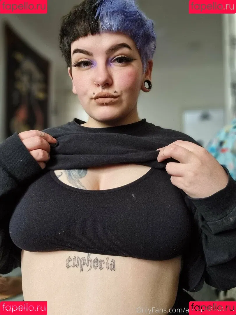 little.m0th Onlyfans Photo Gallery 