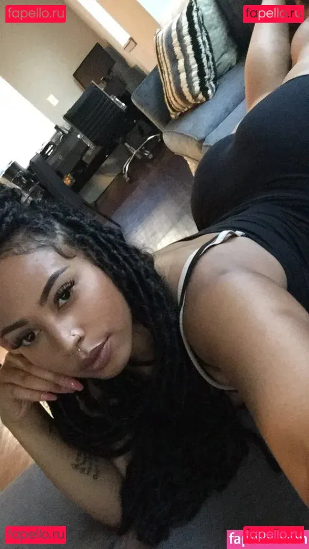 Lipstickthvg Onlyfans Photo Gallery 