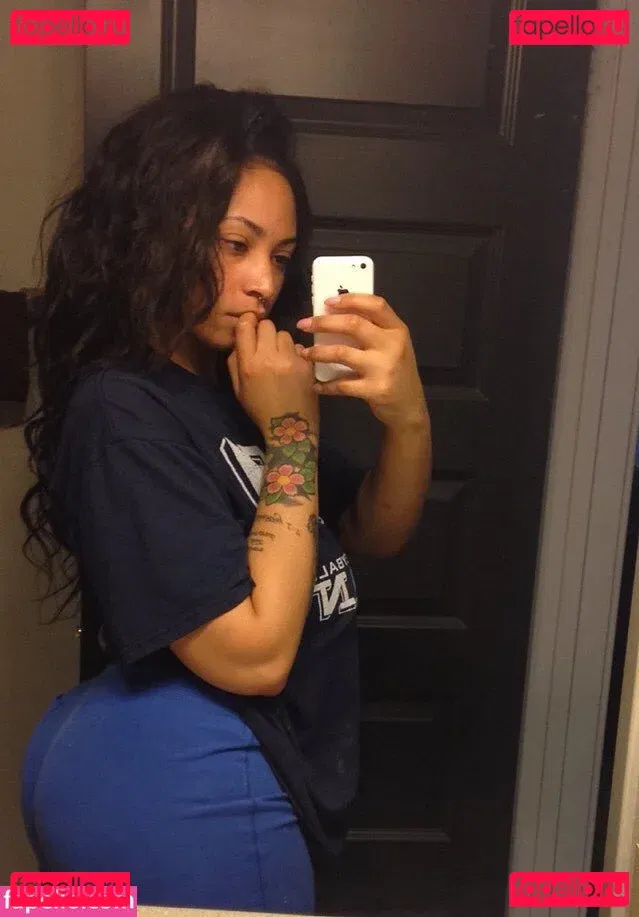 Lipstickthvg Onlyfans Photo Gallery 