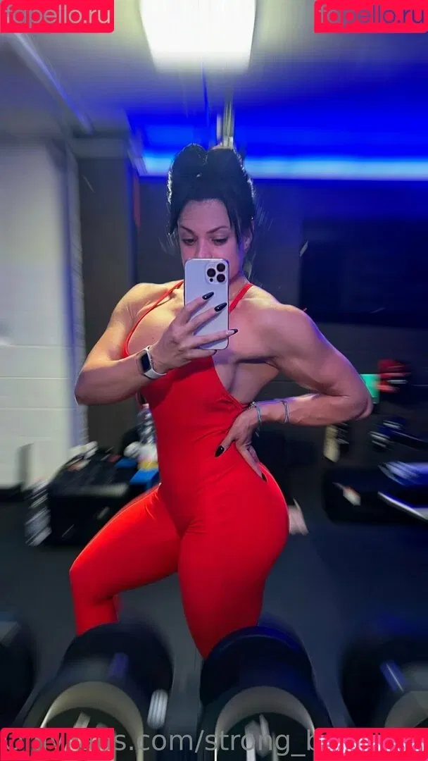 strong_brunette Onlyfans Photo Gallery 