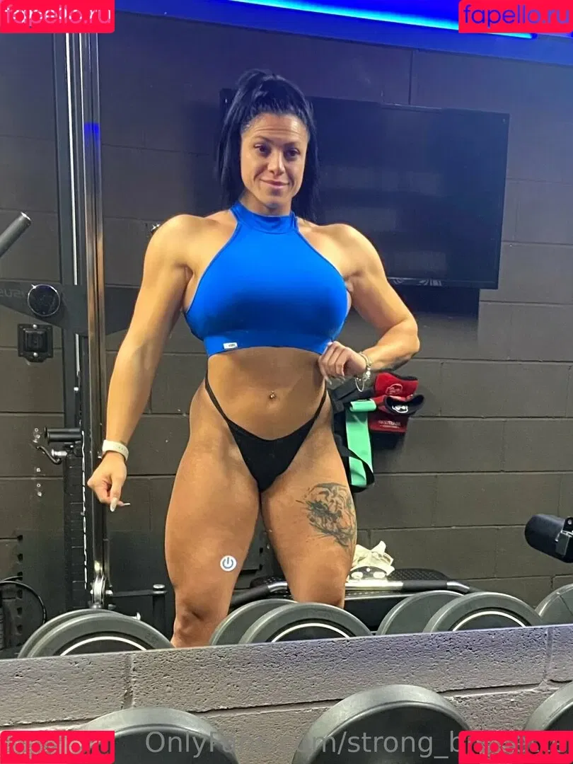 strong_brunette Onlyfans Photo Gallery 