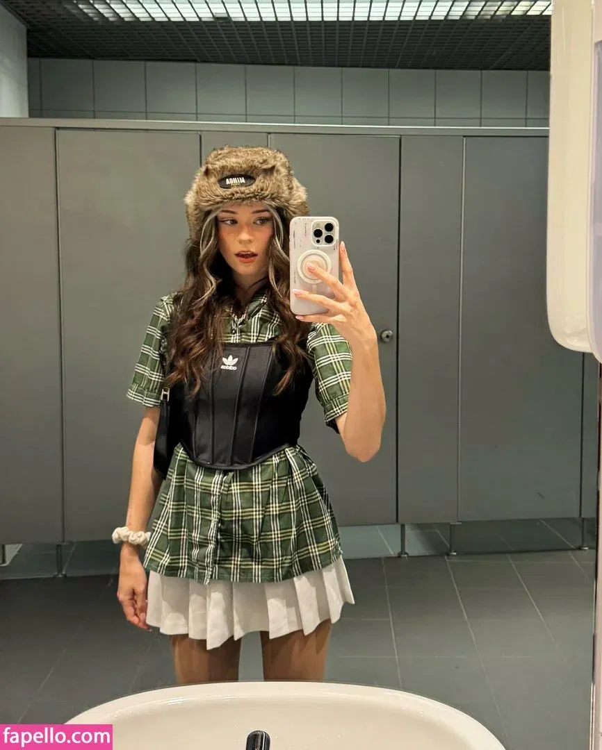 Nadine Breaty Onlyfans Photo Gallery 