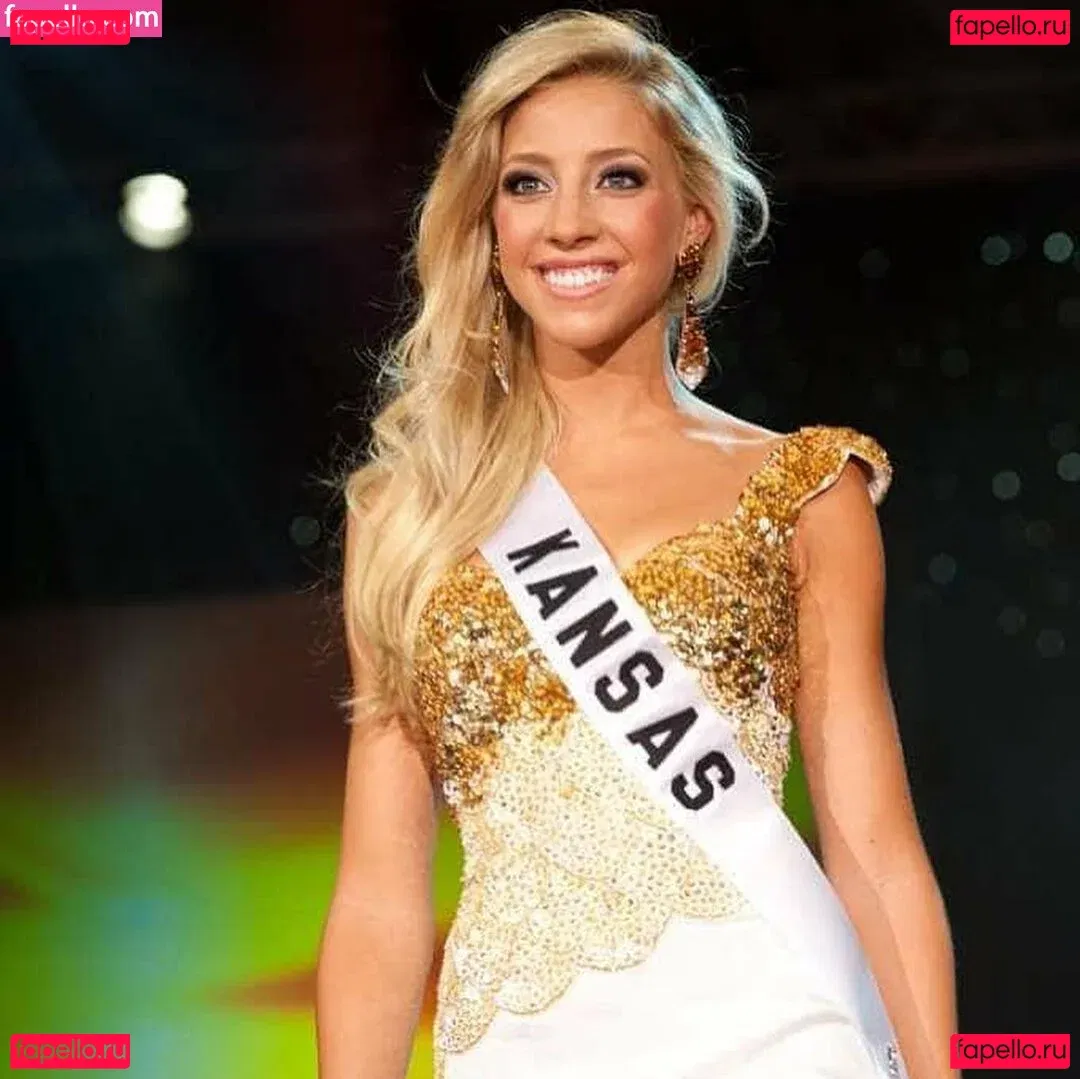 Olivia Harlan Dekker Onlyfans Photo Gallery 