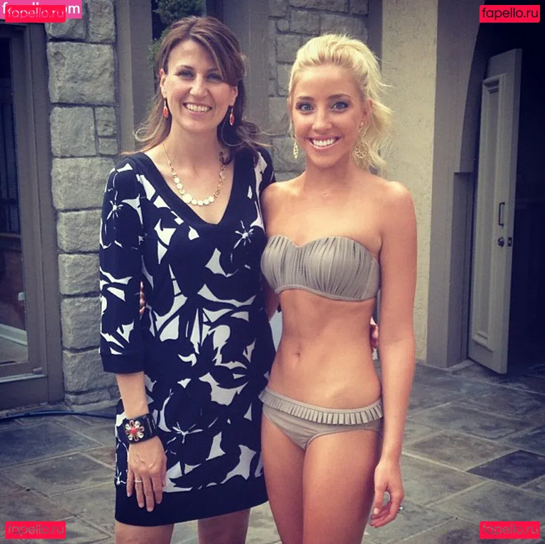 Olivia Harlan Dekker Onlyfans Photo Gallery 