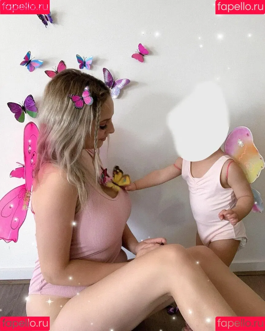 RachelElizabeth Onlyfans Photo Gallery 