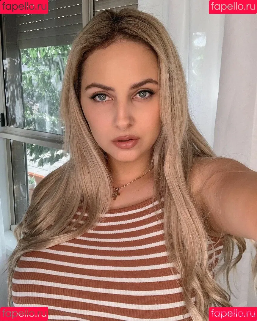RachelElizabeth Onlyfans Photo Gallery 
