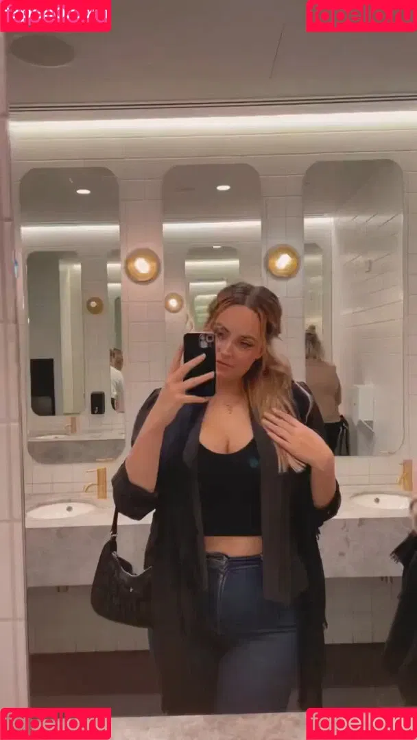 RachelElizabeth Onlyfans Photo Gallery 