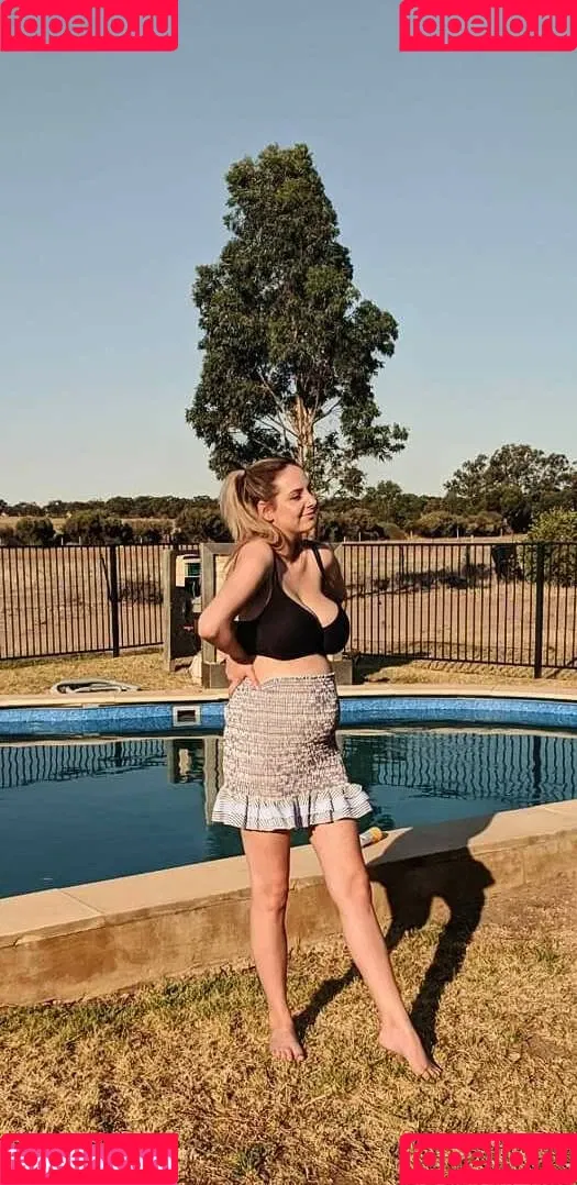 RachelElizabeth Onlyfans Photo Gallery 