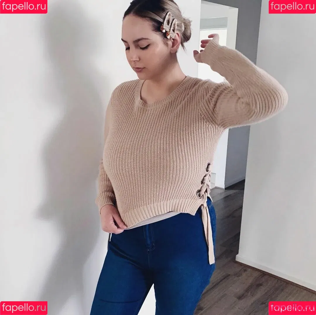 RachelElizabeth Onlyfans Photo Gallery 