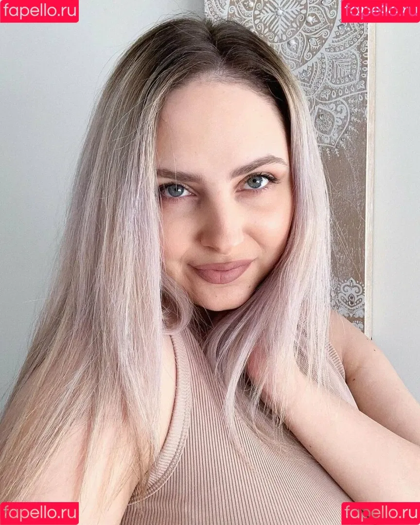 RachelElizabeth Onlyfans Photo Gallery 