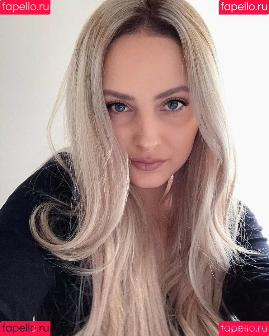 RachelElizabeth Onlyfans Photo Gallery 