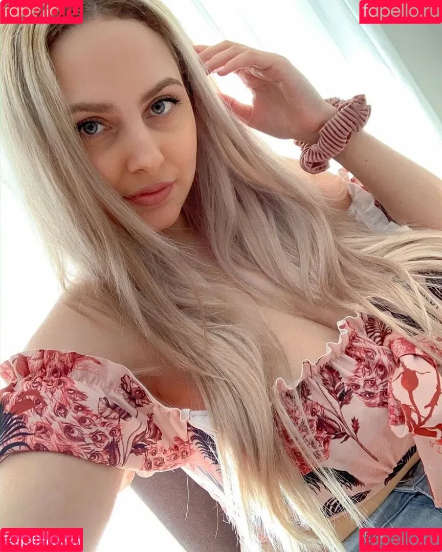 RachelElizabeth Onlyfans Photo Gallery 
