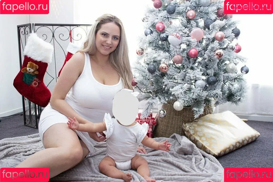 RachelElizabeth Onlyfans Photo Gallery 