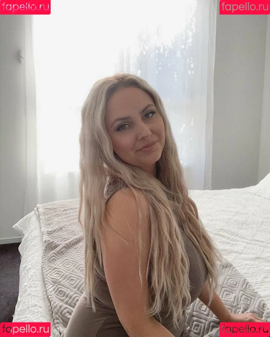 RachelElizabeth Onlyfans Photo Gallery 