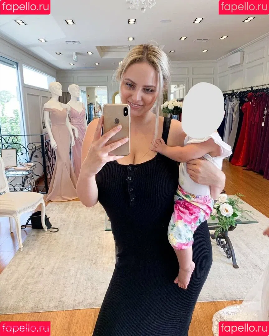 RachelElizabeth Onlyfans Photo Gallery 