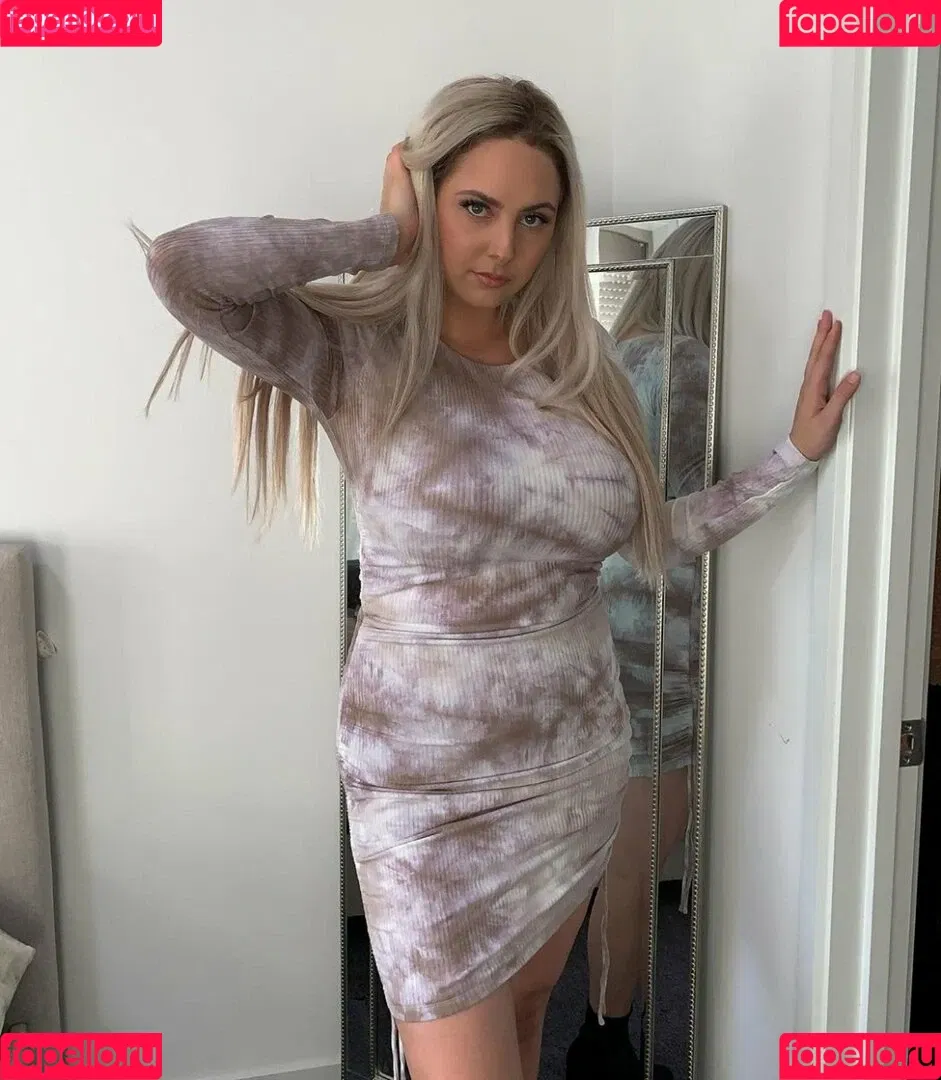 RachelElizabeth Onlyfans Photo Gallery 