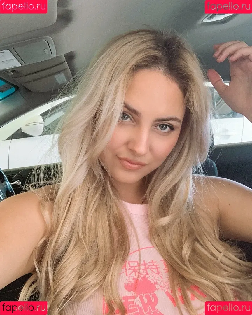 RachelElizabeth Onlyfans Photo Gallery 