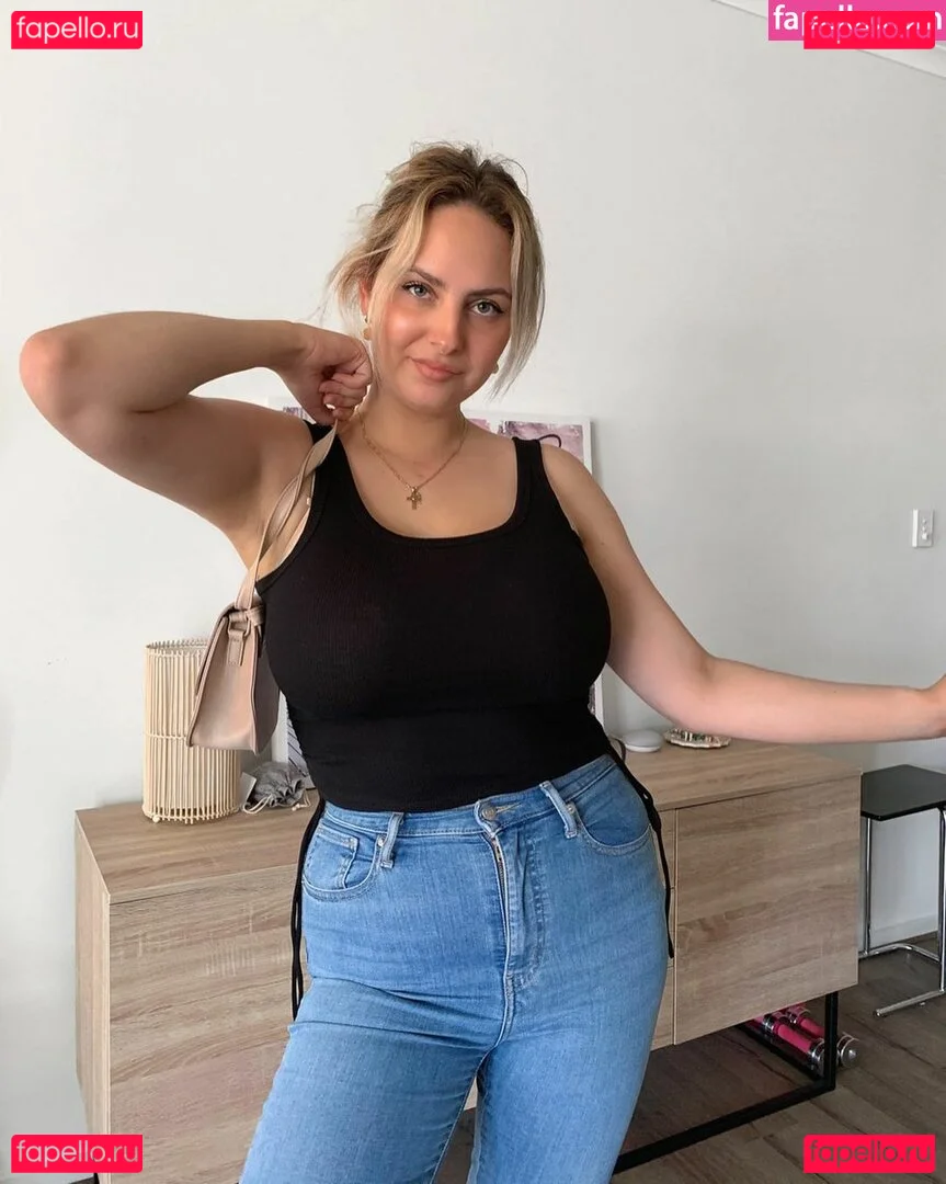 RachelElizabeth Onlyfans Photo Gallery 