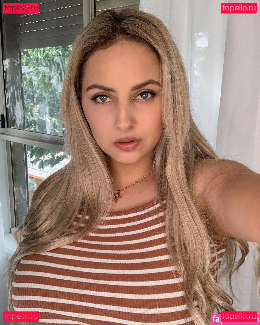 RachelElizabeth Onlyfans Photo Gallery 