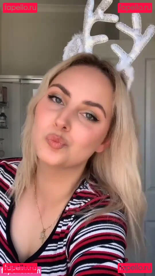 RachelElizabeth Onlyfans Photo Gallery 