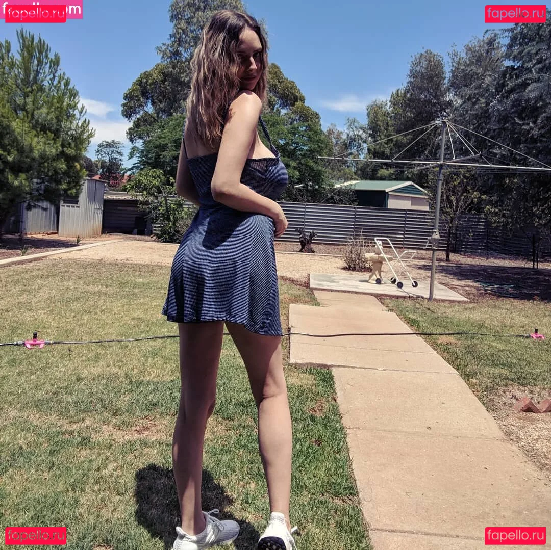 RachelElizabeth Onlyfans Photo Gallery 