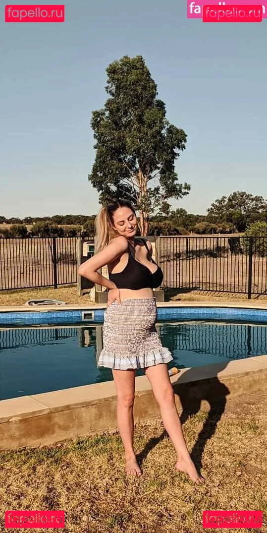 RachelElizabeth Onlyfans Photo Gallery 