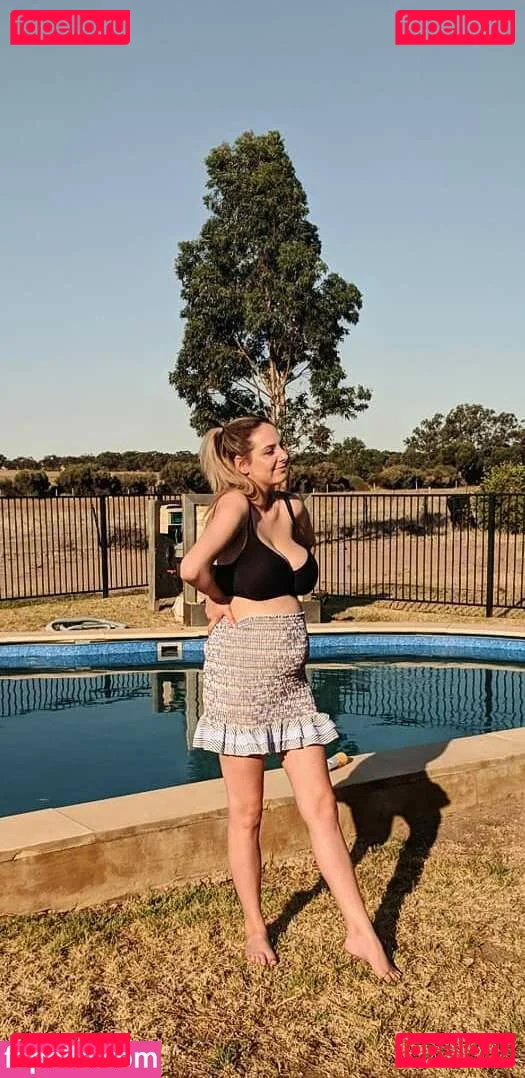 RachelElizabeth Onlyfans Photo Gallery 