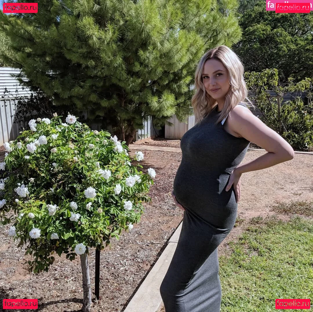 RachelElizabeth Onlyfans Photo Gallery 