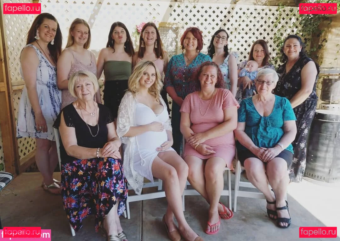 RachelElizabeth Onlyfans Photo Gallery 