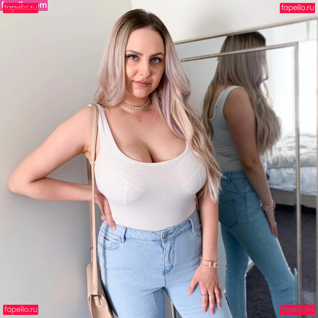 RachelElizabeth Onlyfans Photo Gallery 