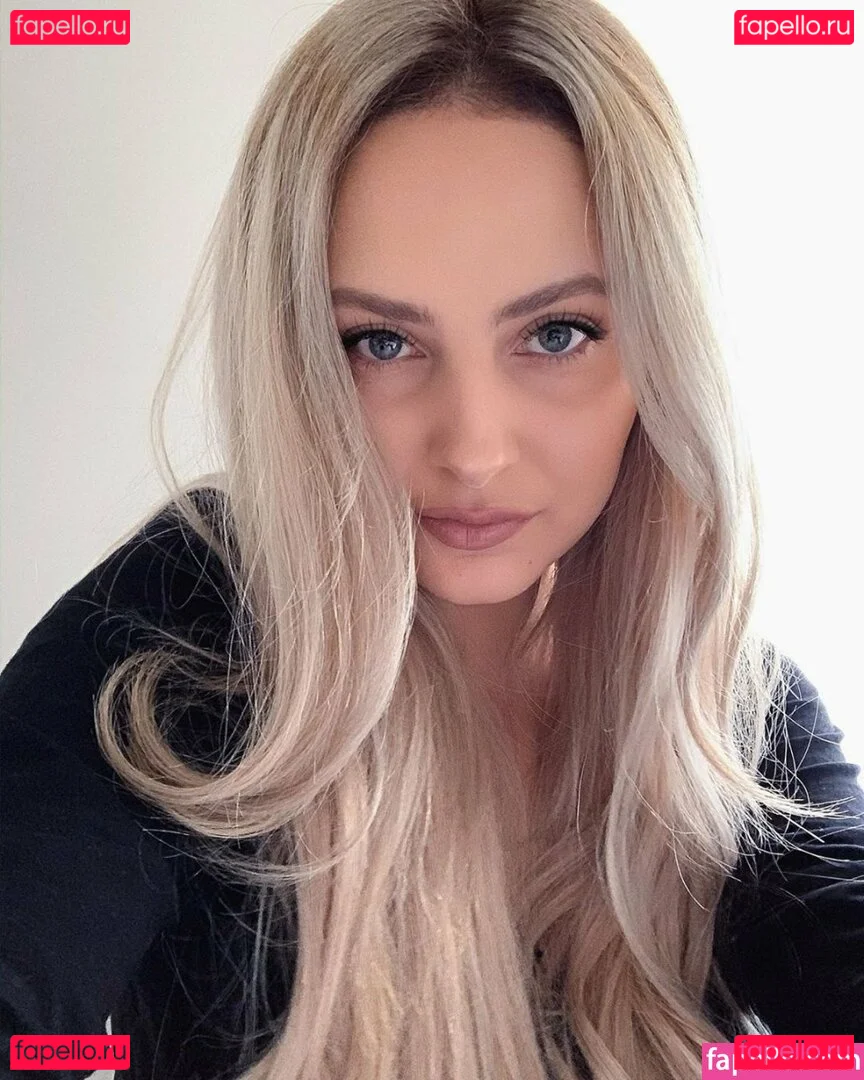 RachelElizabeth Onlyfans Photo Gallery 