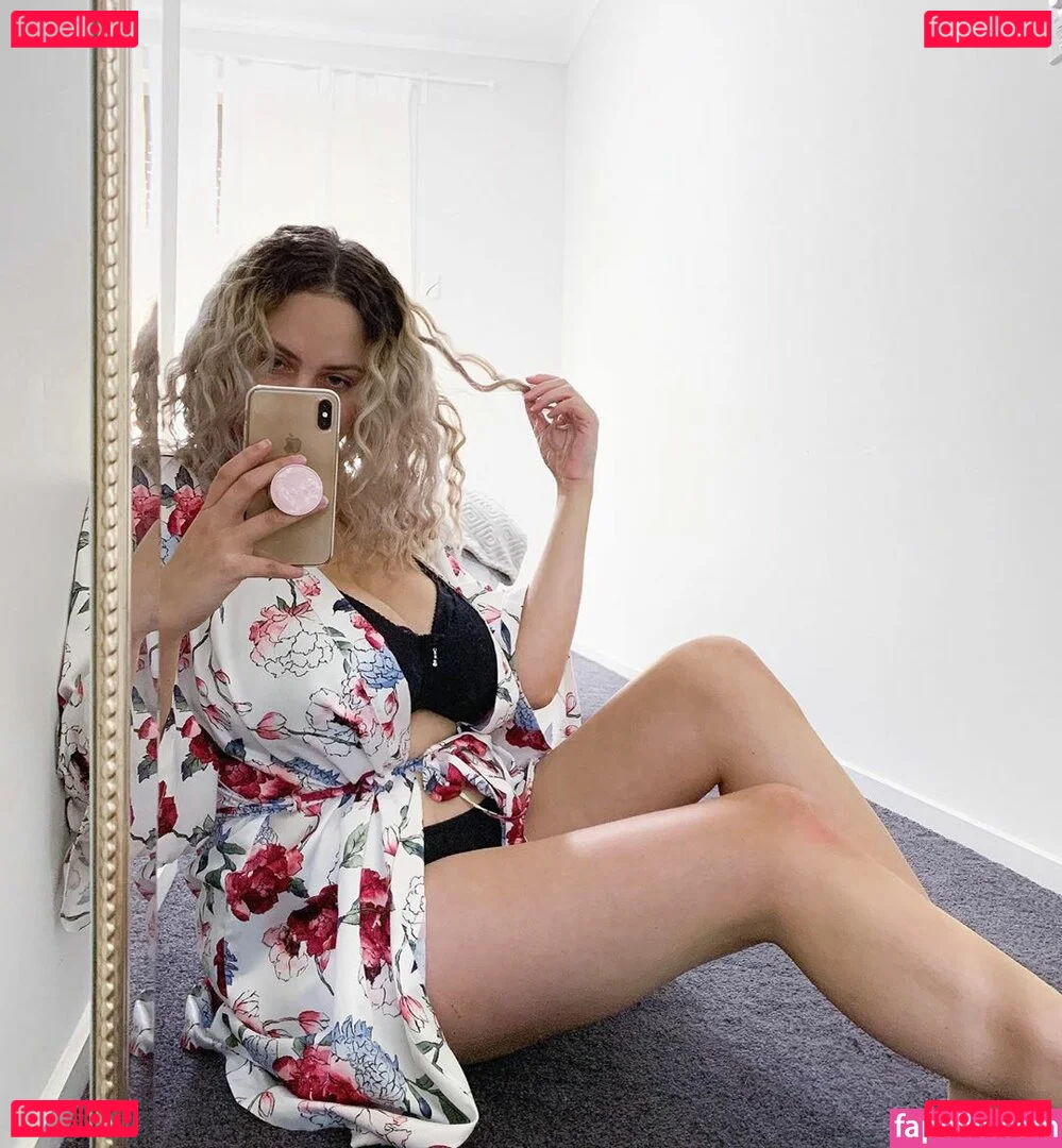 RachelElizabeth Onlyfans Photo Gallery 