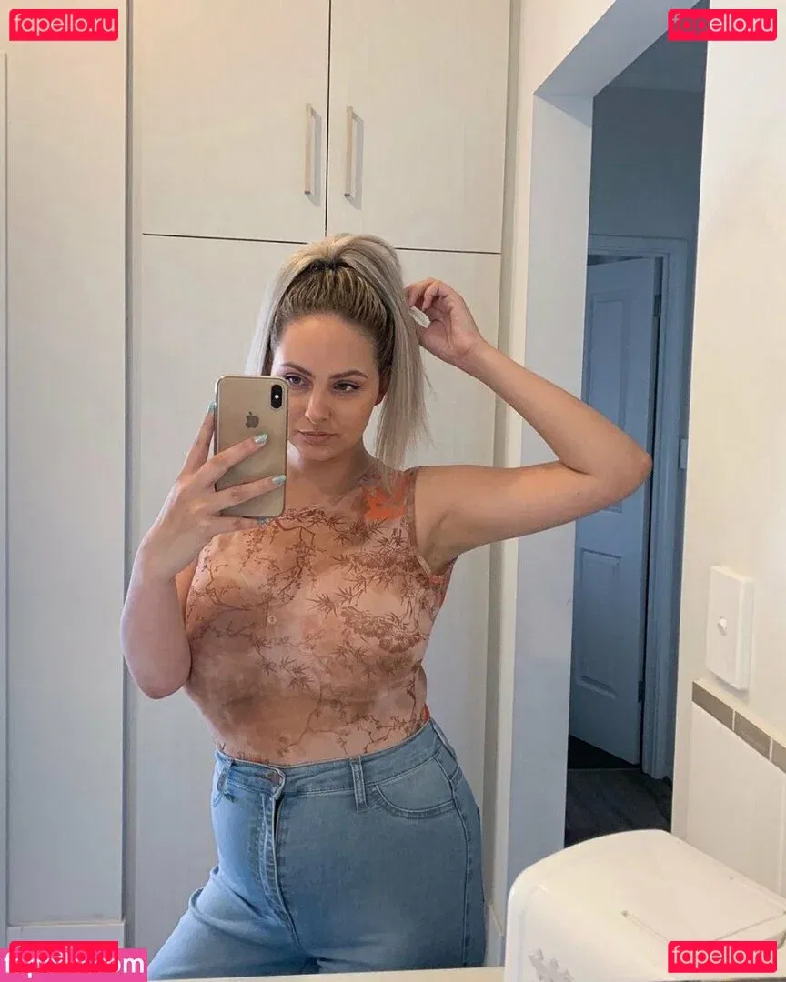 RachelElizabeth Onlyfans Photo Gallery 