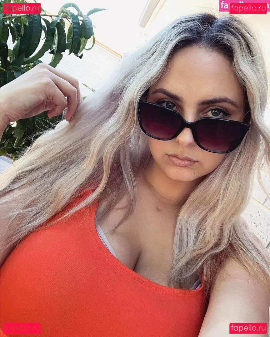 RachelElizabeth Onlyfans Photo Gallery 