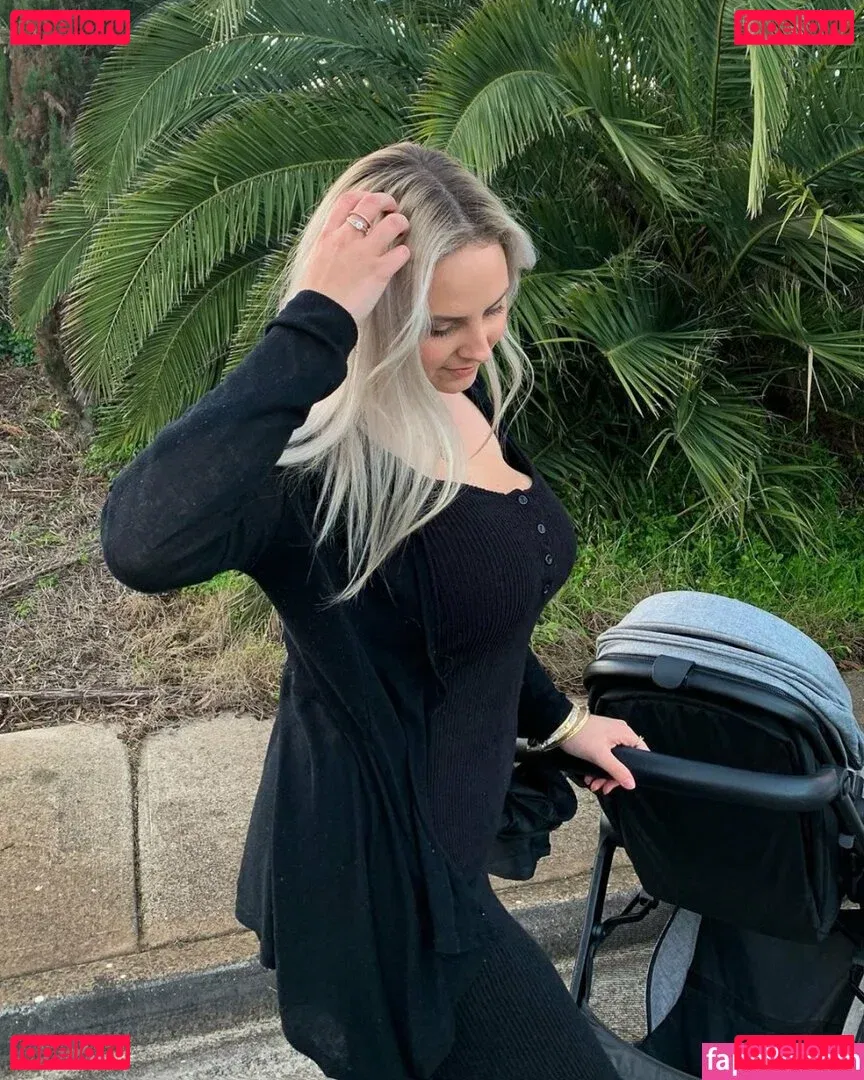 RachelElizabeth Onlyfans Photo Gallery 