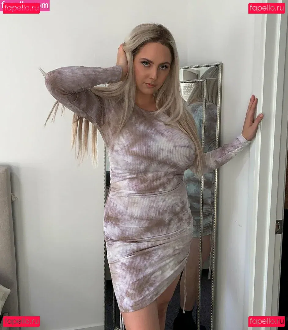 RachelElizabeth Onlyfans Photo Gallery 