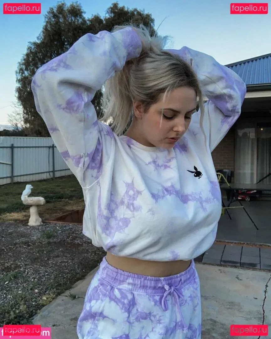 RachelElizabeth Onlyfans Photo Gallery 